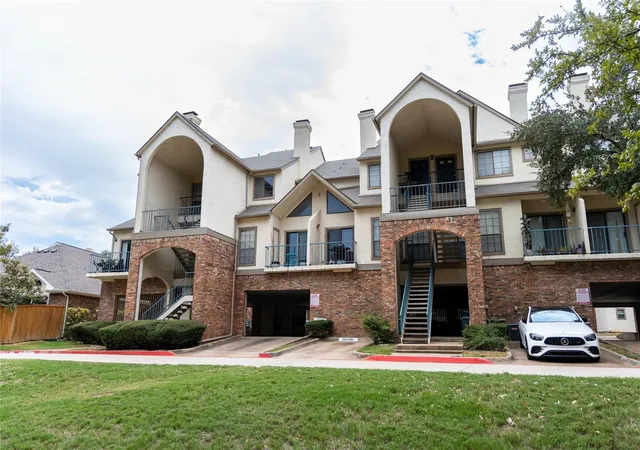 Photo 26 of Multi family home for sale at 501 Arbor Creek Dr, Euless, TX 76039 | MLS# 21334170 | Listing updated on 2026-07-17