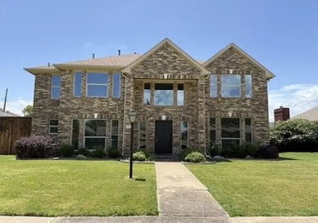 Photo 3 of Single family home for sale at 7214 Montego Dr, Rowlett, TX 75089 | MLS# 21334056 | Listing updated on 2026-10-03
