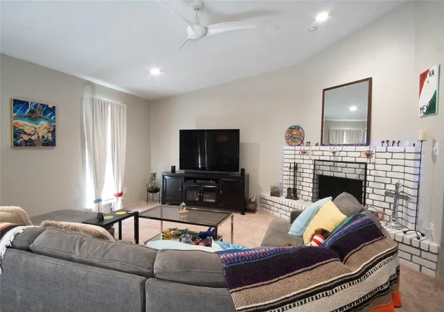 Photo 3 of Single family home for sale at 829 Cambridge Dr, Plano, TX 75023 | MLS# 21334182 | Listing updated on 2026-07-19