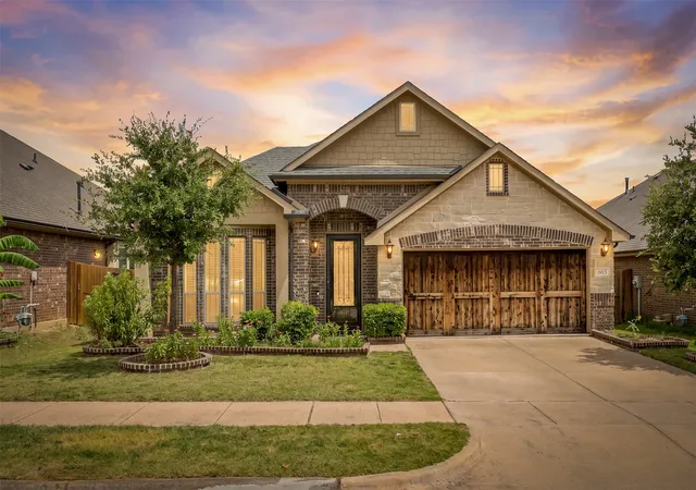 Homes for sale in Euless, TX | 603 E Alexander Ln, Euless, TX 76040 | MLS# 21323818