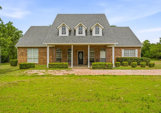 Photo 2 of Single family home for sale at 7835 N Us Hwy 377, Stephenville, TX 76401 | MLS# 21334206 | Listing updated on 2026-09-01