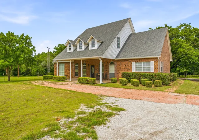 Photo 3 of Single family home for sale at 7835 N Us Hwy 377, Stephenville, TX 76401 | MLS# 21334206 | Listing updated on 2026-09-01