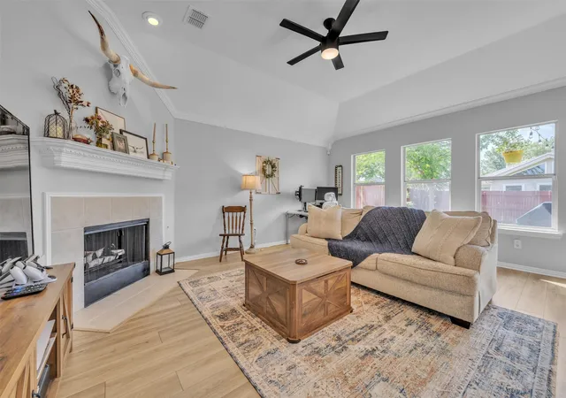 Photo 4 of Single family home for sale at 510 Dover Park Trl, Mansfield, TX 76063 | MLS# 21318452 | Listing updated on 2026-08-27