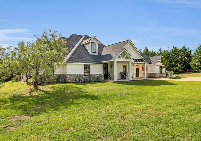 Photo 3 of Single family home for sale at 1901 Spring Mountain Rd, Cross Roads, TX 76227 | MLS# 21330237 | Listing updated on 2026-09-27