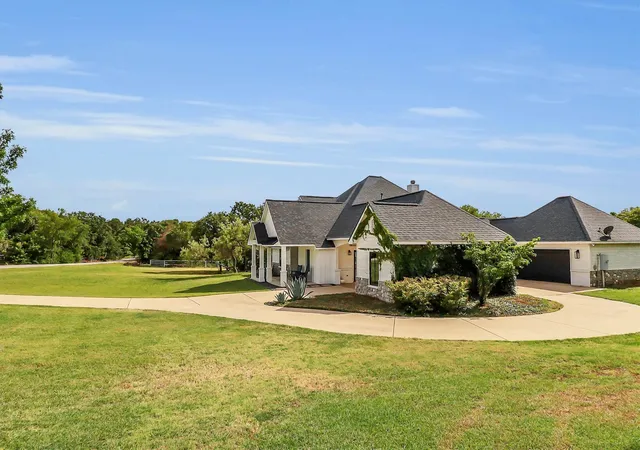 Photo 4 of Single family home for sale at 1901 Spring Mountain Rd, Cross Roads, TX 76227 | MLS# 21330237 | Listing updated on 2026-09-27
