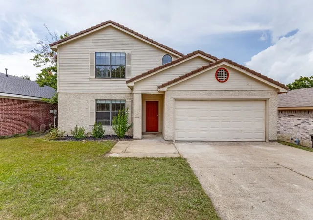 Photo 1 of Single family home for sale at 10209 Cool Spring Dr, Fort Worth, TX 76108 | MLS# 21334294 | Listing updated on 2026-08-29