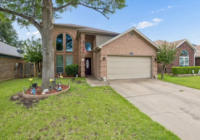 Photo 2 of Single family home for sale at 8824 Pedernales Trl, Fort Worth, TX 76118 | MLS# 21332695 | Listing updated on 2026-08-27