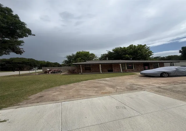 Homes for sale in Richland Hills, TX | 7118 Oak Park Dr, Richland Hills, TX 76118 | MLS# 21334152