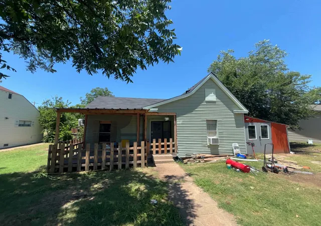 Homes for sale in Olney, TX | 606 W Payne, Olney, TX 76374 | MLS# 21334323