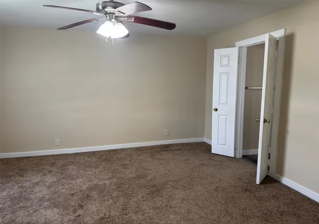 Photo 4 of Single family home for sale at 323 E Lloyd St, Krum, TX 76249 | MLS# 21334324 | Listing updated on 2026-08-20