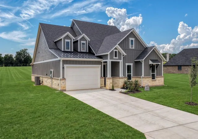 Photo 2 of Single family home for sale at 1040 Salvation Dr, Weatherford, TX 76088 | MLS# 21283738 | Listing updated on 2026-10-06