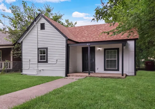 Photo 1 of Single family home for sale at 911 N Branch St, Sherman, TX 75090 | MLS# 21334155 | Listing updated on 2026-10-05