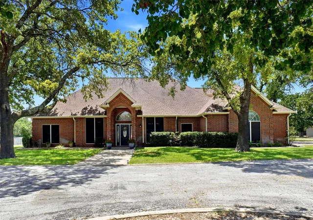 Photo 2 of Single family home for sale at 447 Us 287 S, Alvord, TX 76225 | MLS# 21334338 | Listing updated on 2026-08-27