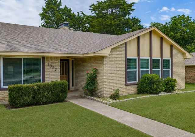 Photo 4 of Single family home for sale at 1327 Big Stone Gap Rd, Duncanville, TX 75137 | MLS# 21334299 | Listing updated on 2026-08-29