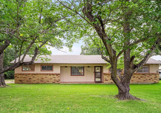 Photo 1 of Single family home for sale at 514 Malibu St, Malakoff, TX 75148 | MLS# 21330314 | Listing updated on 2026-09-19
