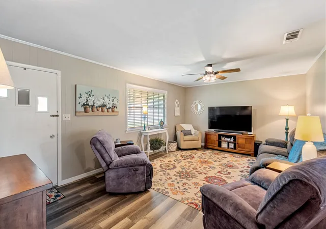 Photo 2 of Single family home for sale at 514 Malibu St, Malakoff, TX 75148 | MLS# 21330314 | Listing updated on 2026-09-19