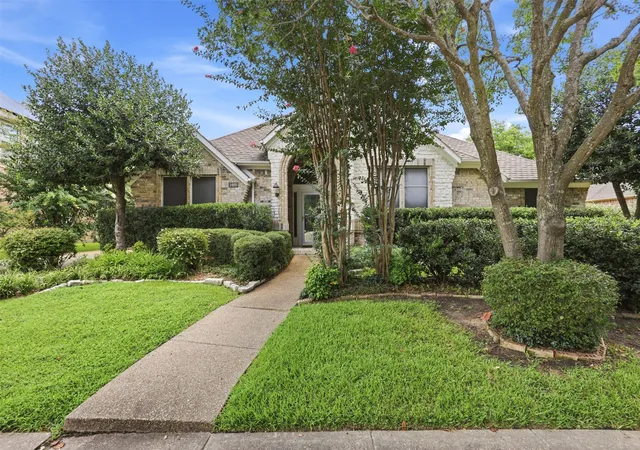Photo 3 of Single family home for sale at 3405 Westshore Dr, Rowlett, TX 75088 | MLS# 21332109 | Listing updated on 2026-09-16