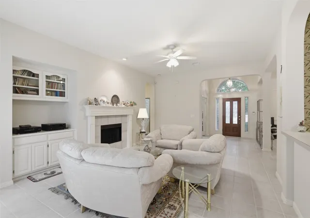 Photo 4 of Single family home for sale at 3405 Westshore Dr, Rowlett, TX 75088 | MLS# 21332109 | Listing updated on 2026-09-16