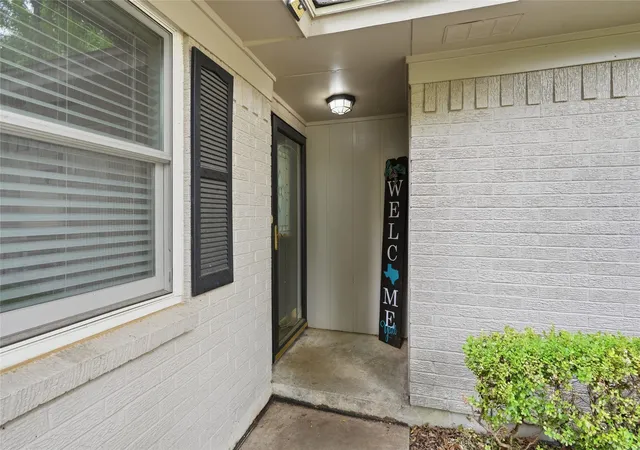 Photo 4 of Single family home for sale at 3004 Montclair Pl, Denton, TX 76209 | MLS# 21328827 | Listing updated on 2026-08-31