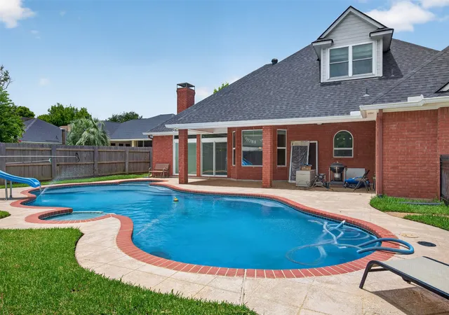 Photo 1 of Single family home for sale at 532 Parklane Dr, Bossier City, LA 71111 | MLS# 21334395 | Listing updated on 2026-08-30