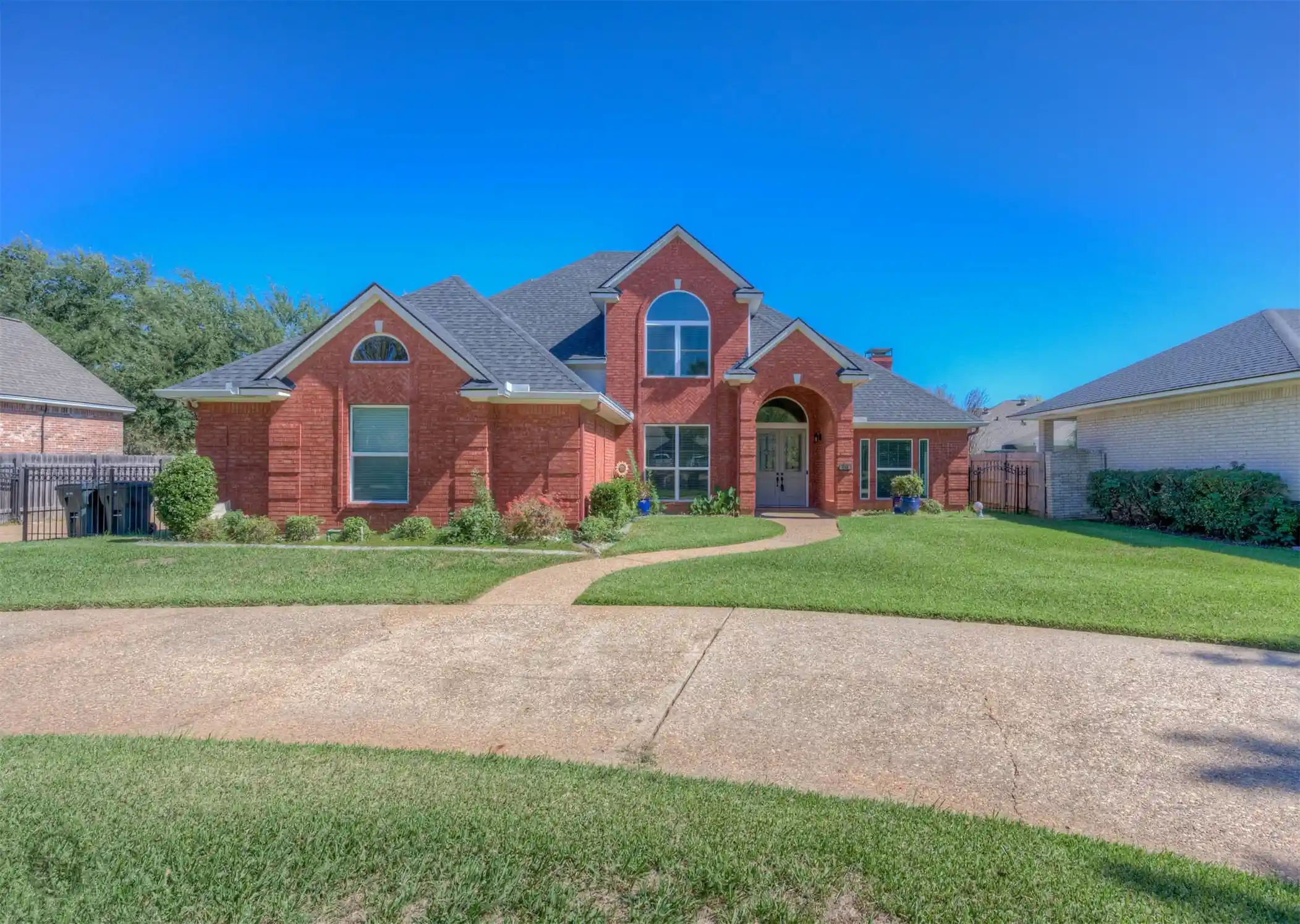 Photo 1 of Single family home for sale at 532 Parklane Dr, Bossier City, LA 71111 | MLS# 21334395 | Listing updated on 2026-10-28