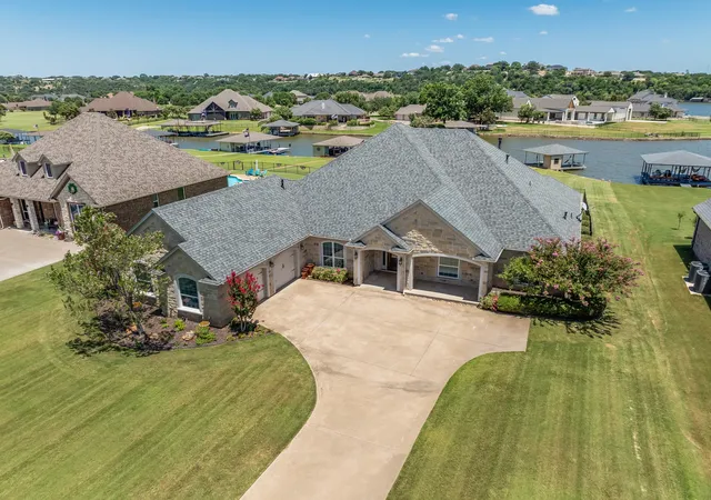 Photo 2 of Single family home for sale at 2009 Canaveral Ct, Granbury, TX 76048 | MLS# 21323761 | Listing updated on 2026-10-02