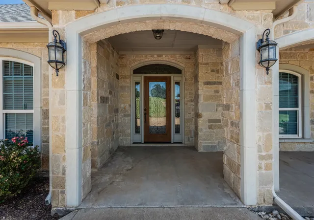 Photo 3 of Single family home for sale at 2009 Canaveral Ct, Granbury, TX 76048 | MLS# 21323761 | Listing updated on 2026-10-02
