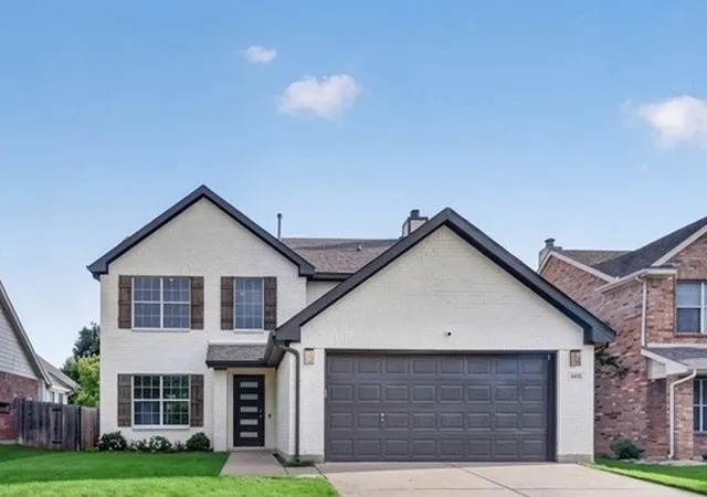 Photo 1 of Single family home for sale at 640 Fossil Wood Dr, Fort Worth, TX 76179 | MLS# 21333817 | Listing updated on 2026-08-27
