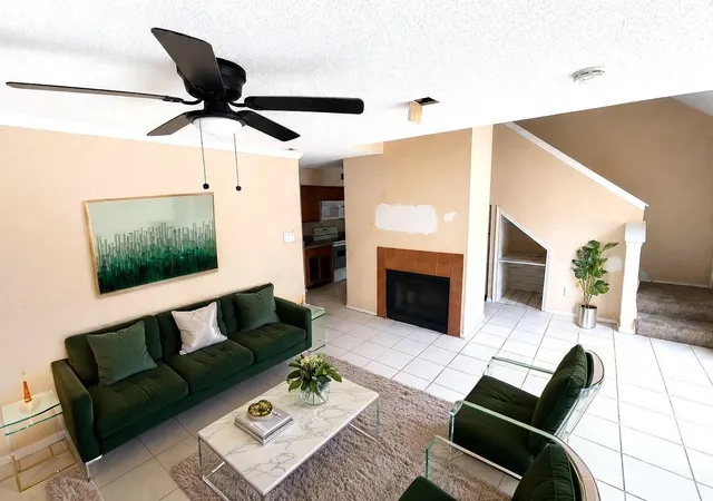 Listing Photo 2 - Condo for sale in building located at 9809 Walnut St, Dallas, TX 75243 - Unit #208