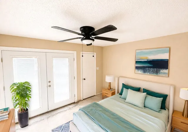 Listing Photo 3 - Condo for sale in building located at 9809 Walnut St, Dallas, TX 75243 - Unit #208