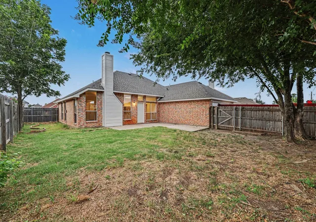 Photo 2 of Single family home for sale at 11709 Amber Valley Dr, Frisco, TX 75035 | MLS# 21311334 | Listing updated on 2026-09-21