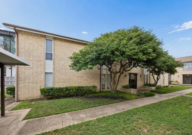 Photo 2 of Condo for sale at 5082 Matilda St #221, Dallas, TX 75206 | MLS# 21333163 | Listing updated on 2026-08-30