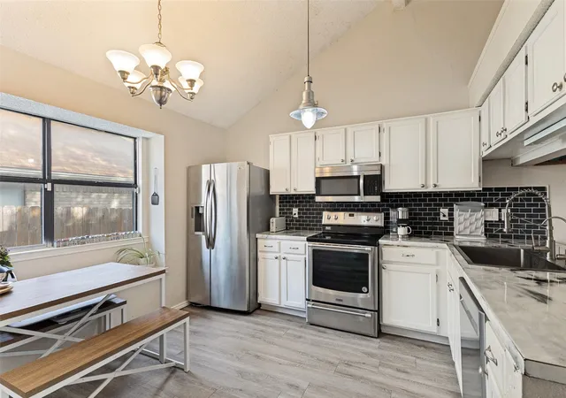 Photo 3 of Single family home for sale at 10116 Leatherwood Dr, Fort Worth, TX 76108 | MLS# 21334431 | Listing updated on 2026-08-27