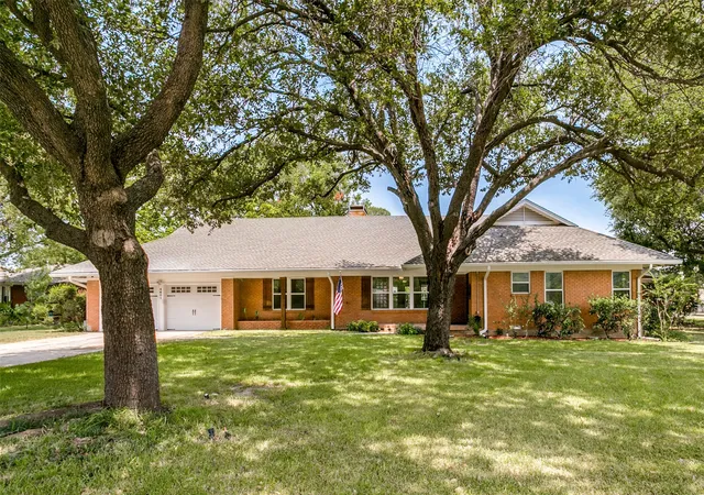 Photo 4 of Sale Pending at 4601 Holiday Ln E, North Richland Hills, TX 76180 | MLS# 21333889 | Listing updated on 2026-09-26