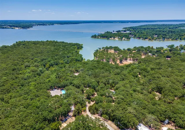 Photo 2 of Sale Pending at 2495 Fox Point Cir, Quinlan, TX 75474 | MLS# 21334507 | Listing updated on 2026-07-28
