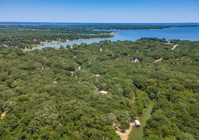 Photo 3 of Sale Pending at 2495 Fox Point Cir, Quinlan, TX 75474 | MLS# 21334507 | Listing updated on 2026-07-28