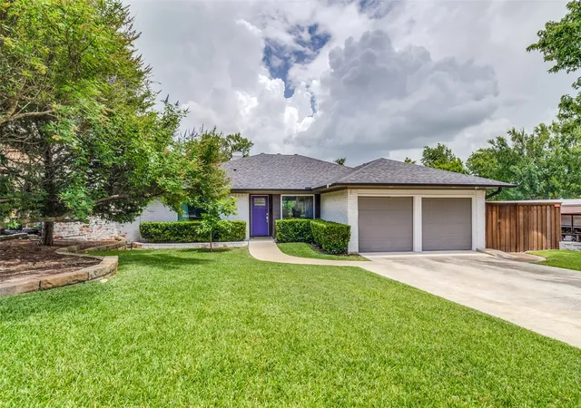 Photo 1 of Single family home for sale at 7045 Gaston Pkwy, Dallas, TX 75214 | MLS# 21334352 | Listing updated on 2026-08-26
