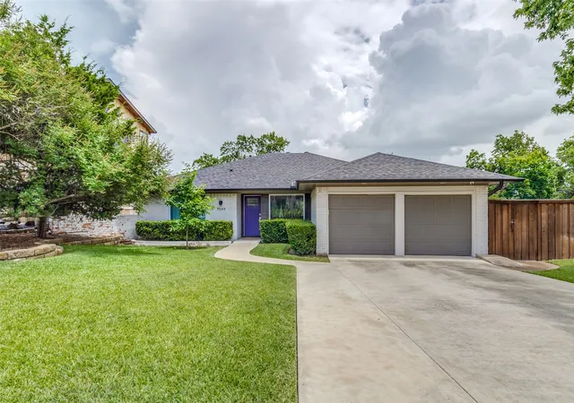 Photo 2 of Single family home for sale at 7045 Gaston Pkwy, Dallas, TX 75214 | MLS# 21334352 | Listing updated on 2026-08-26