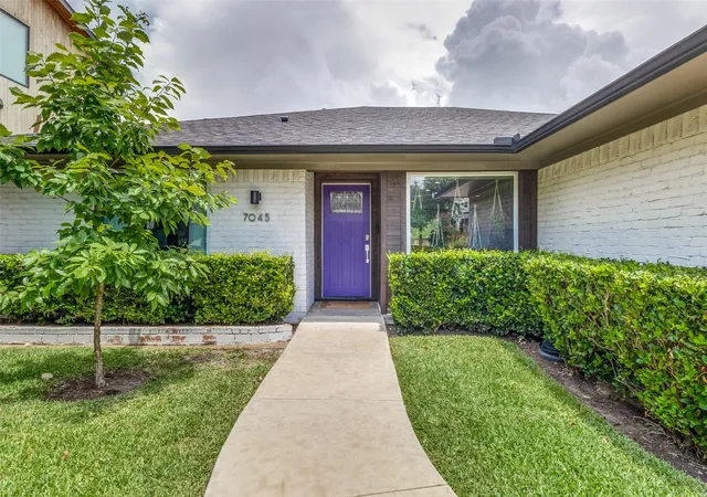 Photo 3 of Single family home for sale at 7045 Gaston Pkwy, Dallas, TX 75214 | MLS# 21334352 | Listing updated on 2026-08-26