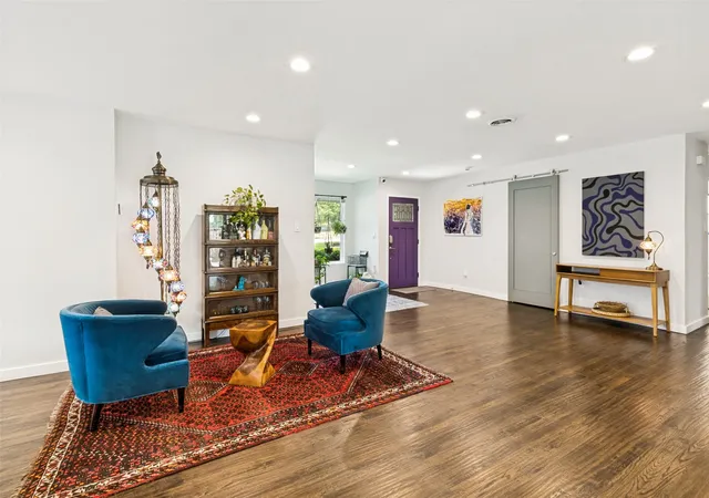 Photo 4 of Single family home for sale at 7045 Gaston Pkwy, Dallas, TX 75214 | MLS# 21334352 | Listing updated on 2026-08-26