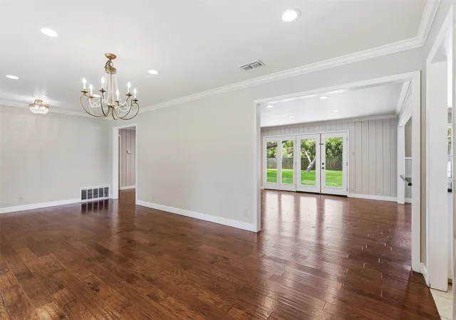 Photo 3 of Single family home for sale at 908 W Westhill Dr, Cleburne, TX 76033 | MLS# 21334386 | Listing updated on 2026-08-30