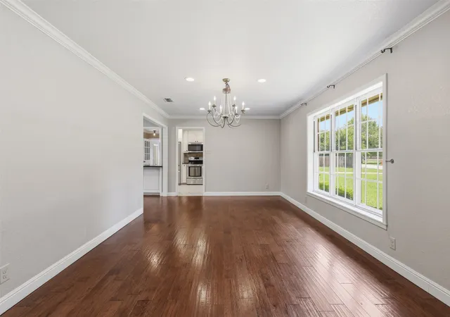 Photo 4 of Single family home for sale at 908 W Westhill Dr, Cleburne, TX 76033 | MLS# 21334386 | Listing updated on 2026-08-30