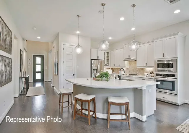 Photo 2 of Sale Pending at 1324 Gardendale Hollow Ln, Anna, TX 75409 | MLS# 21293434 | Listing updated on 2026-09-25