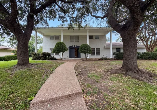 Photo 1 of Sale Pending at 4612 Kenway Ct, Fort Worth, TX 76132 | MLS# 21334674 | Listing updated on 2026-08-14