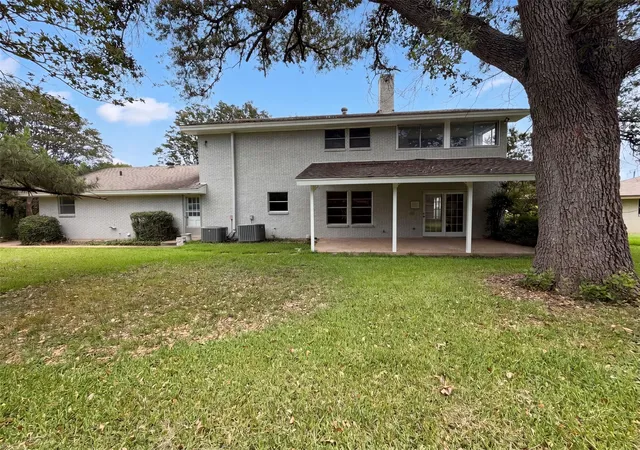 Photo 4 of Sale Pending at 4612 Kenway Ct, Fort Worth, TX 76132 | MLS# 21334674 | Listing updated on 2026-08-14