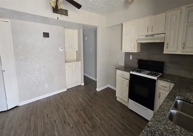 Photo 2 of Single family home for sale at 7322 Long Canyon Trl, Dallas, TX 75249 | MLS# 21334691 | Listing updated on 2026-10-06