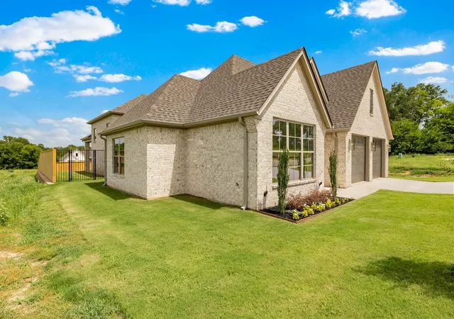 Photo 3 of Single family home for sale at 15125 Tilley Springs Cvs, Tyler, TX 75703 | MLS# 21333450 | Listing updated on 2026-09-26