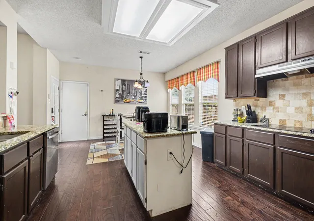 Photo 4 of Single family home for sale at 1206 Brook Dr, Allen, TX 75002 | MLS# 21334721 | Listing updated on 2026-08-21