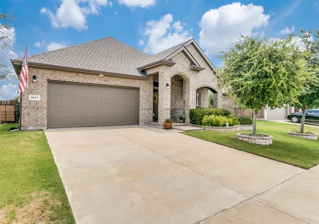 Photo 2 of Single family home for sale at 1837 Ruffian Rd, Granbury, TX 76049 | MLS# 21330542 | Listing updated on 2026-07-21