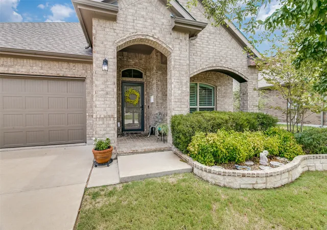 Photo 3 of Single family home for sale at 1837 Ruffian Rd, Granbury, TX 76049 | MLS# 21330542 | Listing updated on 2026-07-21